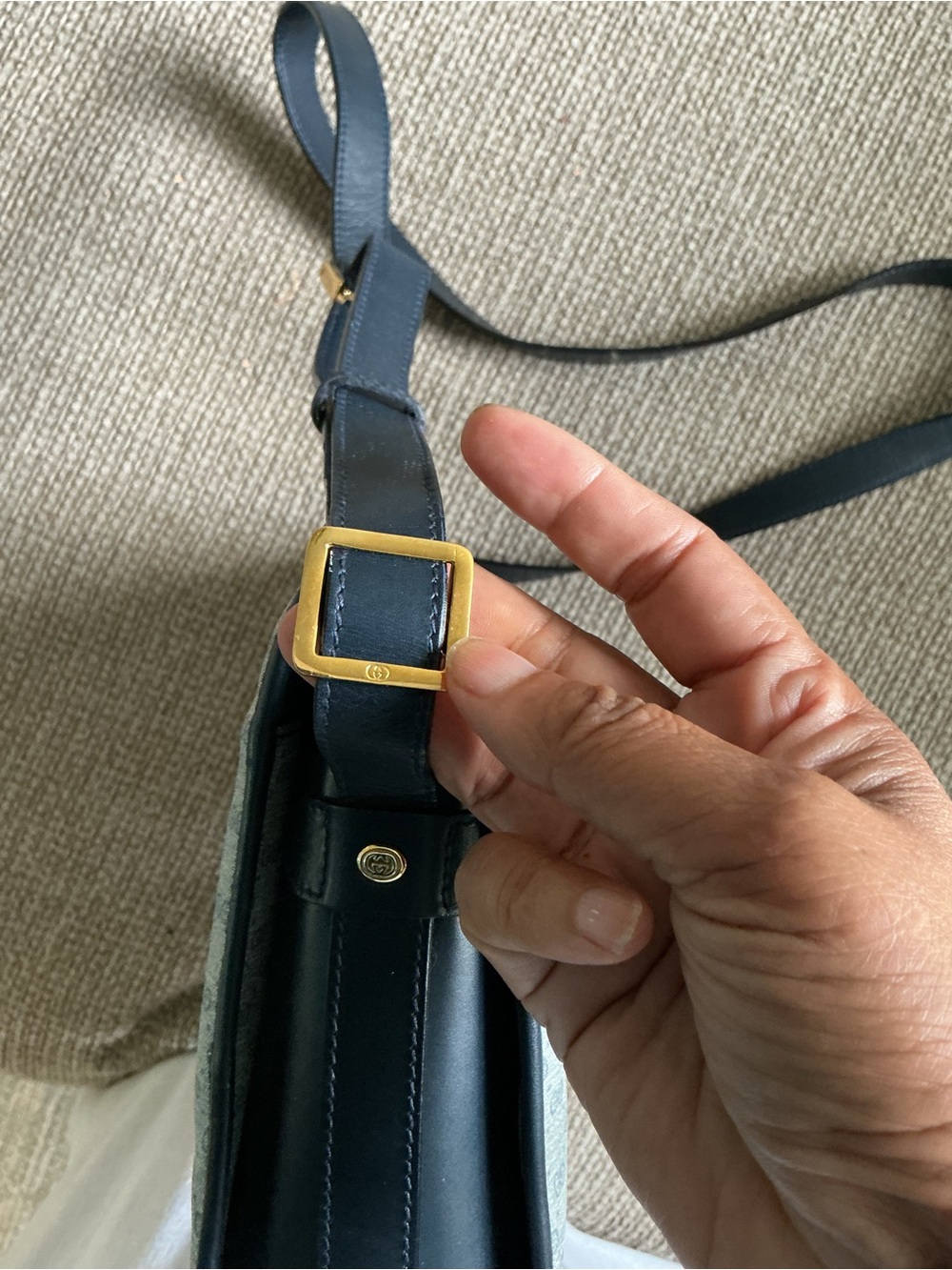 GUCCI Classic Monogram Crossbody Bag in Light Gray and Black - Picture 14 of 16